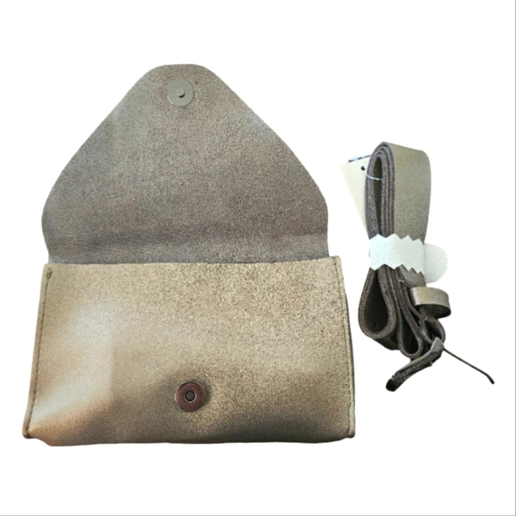 Handbags - ☘️ 5/$15 NWT Vegan Leather Belt Bag Hematite